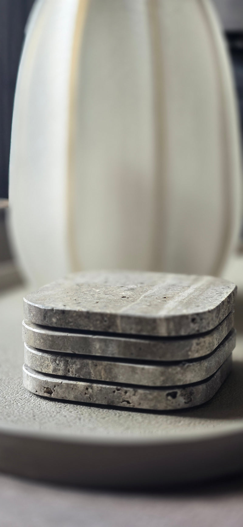 Titanium travertine onderzetters Set van 4