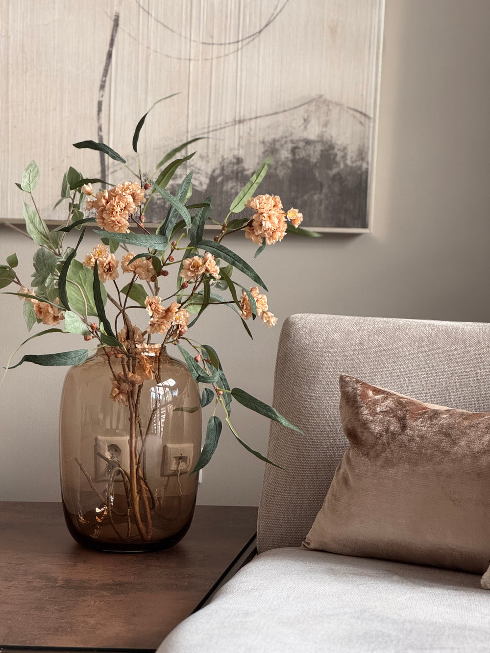 Arctic Taupe M – Glazen Vaas op Standaard | Los, Met Bloemen of Complete Set