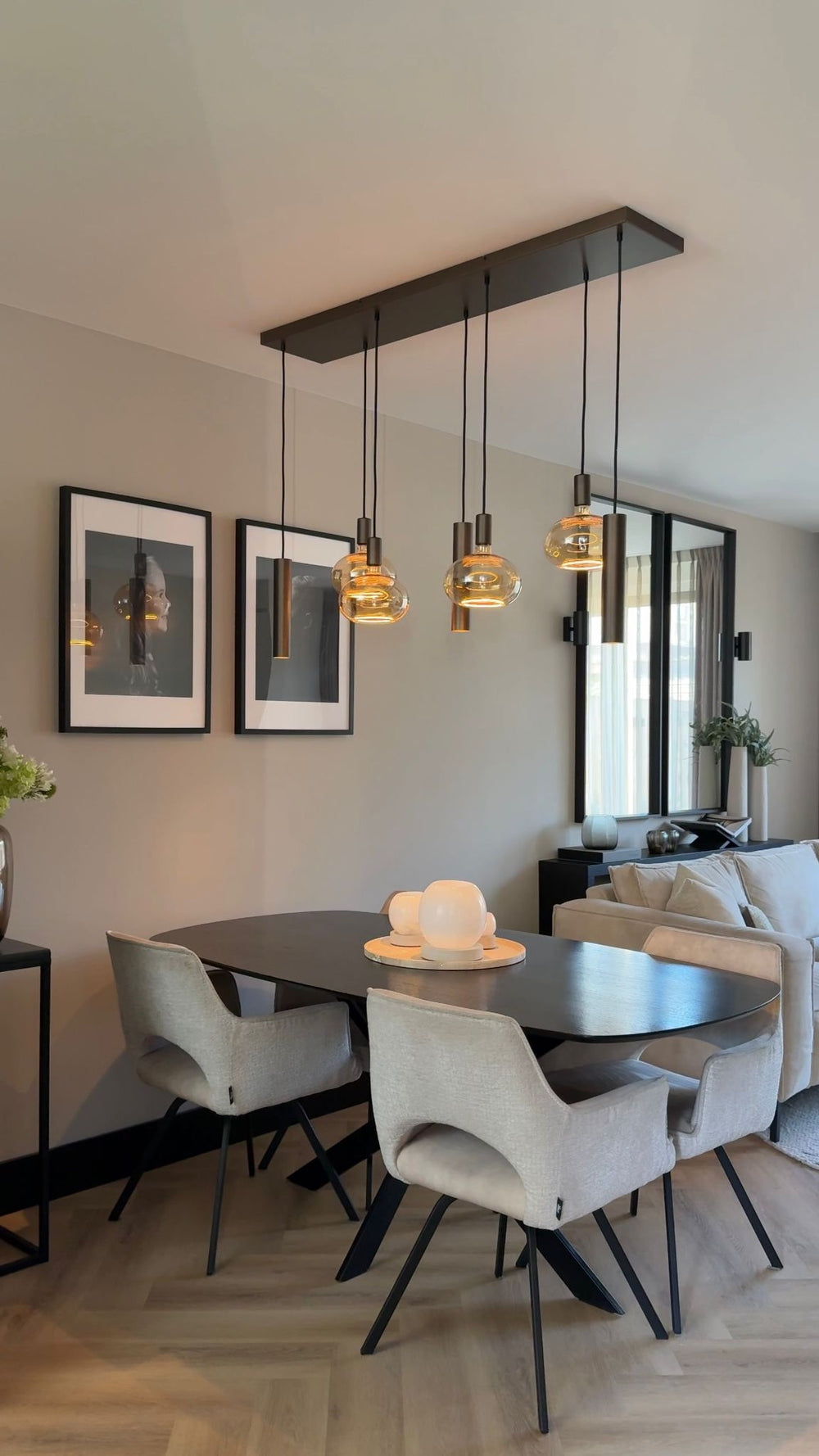 Hanglamp in de kleur cacao met Segula gold floating  leds