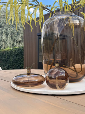 Earthy Elegance | Shop the Look | Vase the World Artic Vaas & Peri Living olielampjes