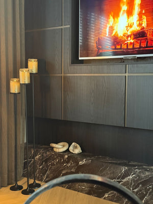 LED Light Candles rustic gold moveable flame PTMD bij een cinewall