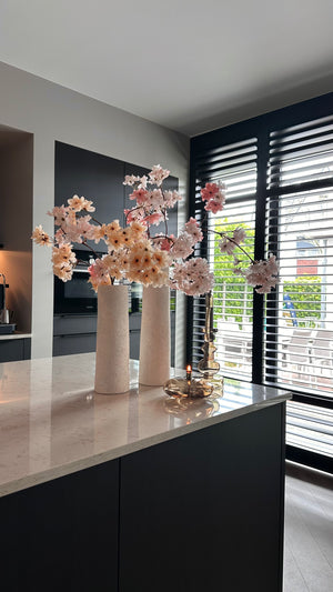 Romantic Breeze Set | Shop the Look | Populaire Cone Vazen & Peri Living Olielampen