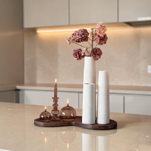 Set Walnut & Warmth | Shop the Look |  Cone vazen, Villeta walnut dienblad & Peri Living olielampjes