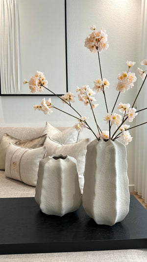 Vaas_Arieiro_Ceramics_cream_Light_Living