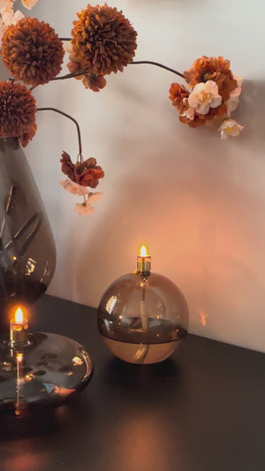 Warm Autumn Luxe | Shop The Look | Vase The World Tasman M Vaas & Peri Living Olielampjes